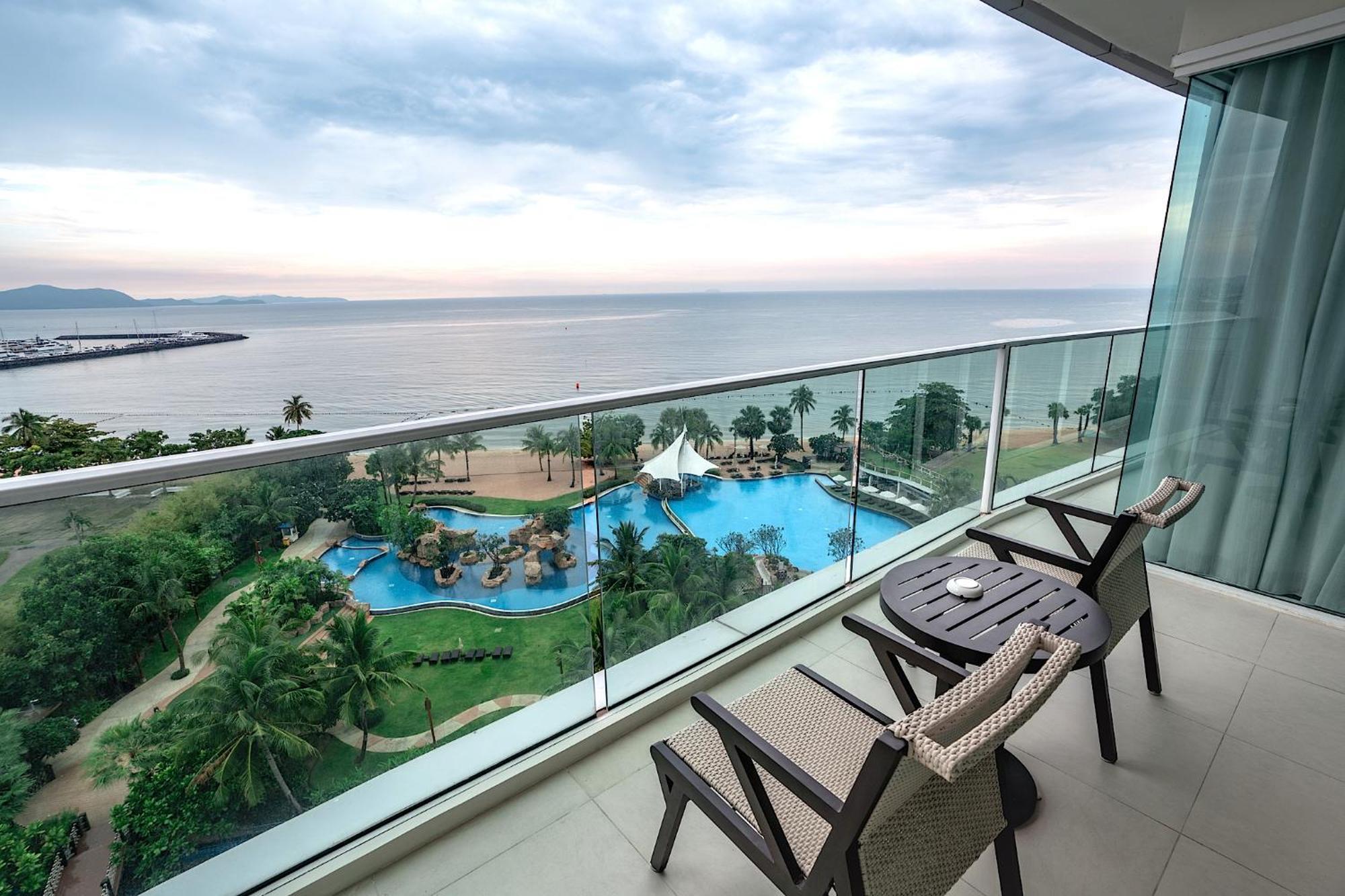 Movenpick Residences Pattaya With Ocean View Na Chom Thian Exteriér fotografie