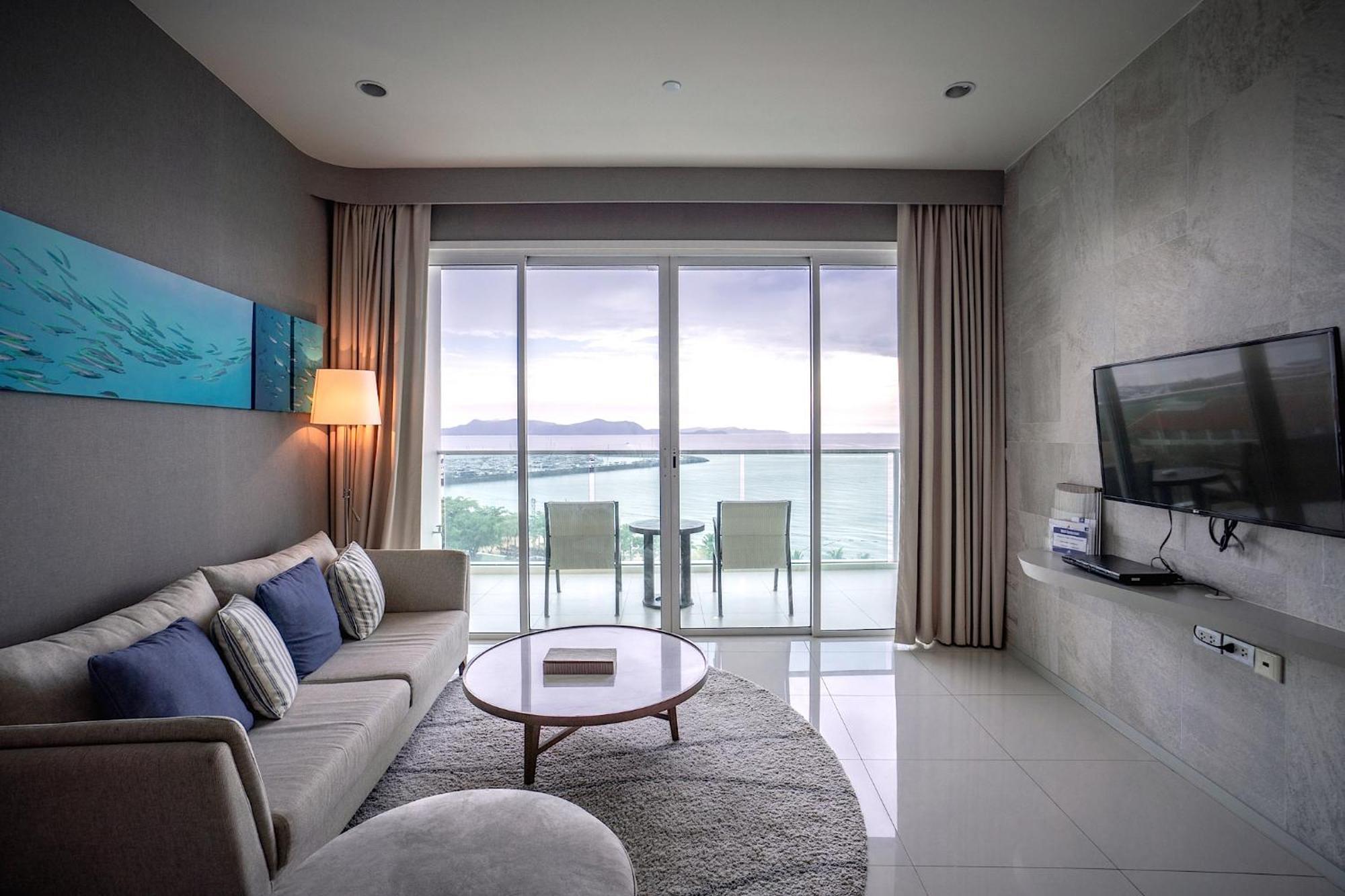 Movenpick Residences Pattaya With Ocean View Na Chom Thian Exteriér fotografie